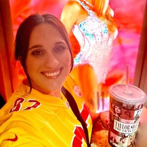 Meet your Posher, Kaylie